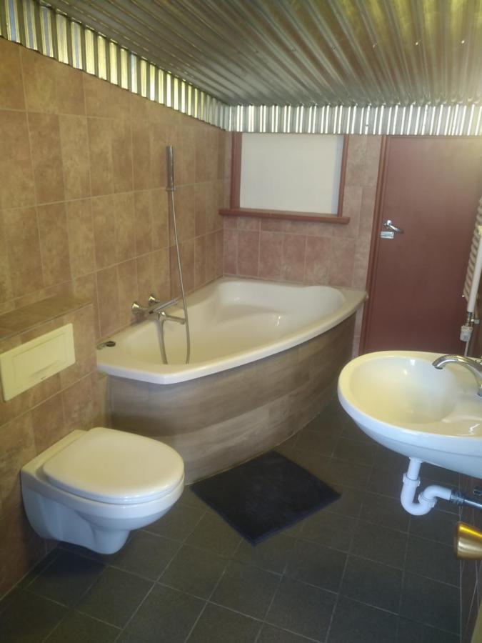 Guesthouse Maddy Húsavík Zewnętrze zdjęcie
